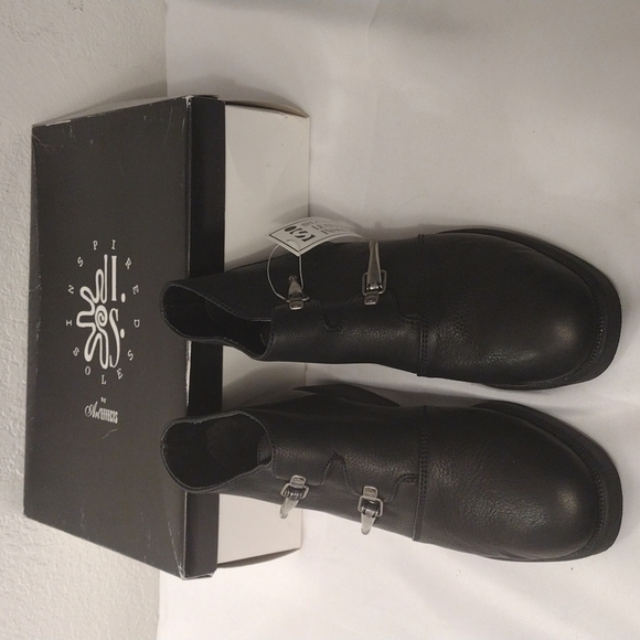 𝅺INSPIRED soles NWT black leather ankle boots size 7 New - Picture 1 of 13
